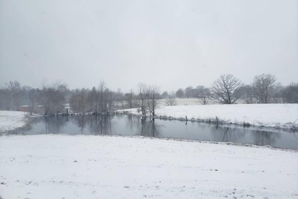 Little House By The Pond Villa Oneida Exterior foto